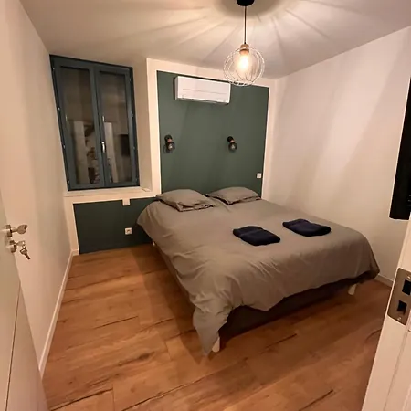 Privee Dans Maison De Village *
