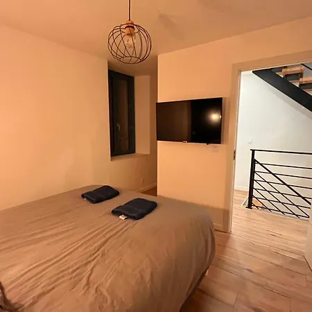 Privee Dans Maison De Village *